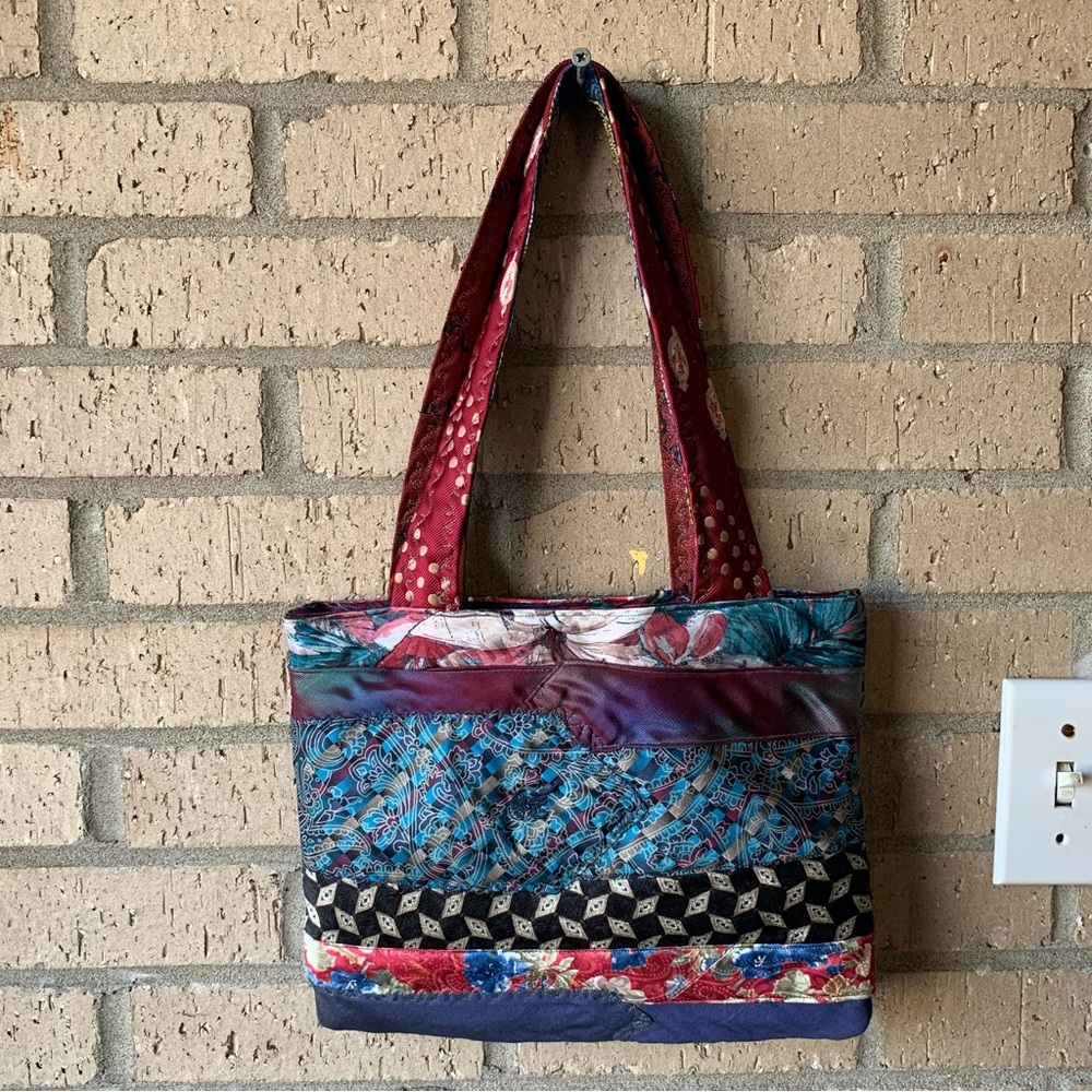 A Katie Bag by Katie Loper Fabric Patch Work Purse with Contrasting  Stitch - Picture 4 of 16